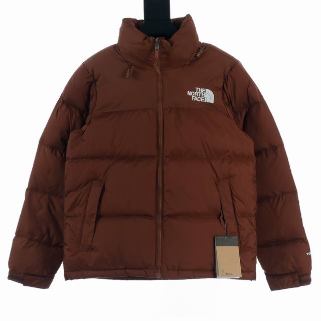 The North Face 北面tnf 1996款羽绒服 经典款级别：纯正s+Thenorthface 的字面含义为山的最寒冷、最艰难一面。它也是thenor