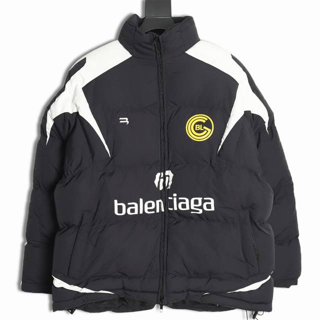 Balenciaga 巴黎世家 10号球衣 滑雪羽绒棉服 黑白轻薄哑光尼龙拼色，厚实加衬科技衬里全身饰以3B球衣数字艺术作品印花保暖实用的运动滑雪棉服 面料我们