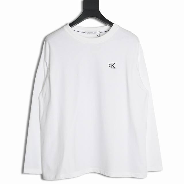 Calvin Klein Ck 大字母logo刺绣长袖t恤 原版打版，耗时一个多月，刺绣+印花+钢印一体的工艺-莱卡面料质感非常细腻 ，260的高克重穿上挺括有