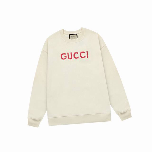 古驰 Gucci 秋冬新品 粉色字母刺绣圆领卫衣，面料采用400克双股大毛圈面料手感非常舒服，胸前万针刺绣logo点缀，时尚又个性超级百搭好看的一款卫衣，男女都