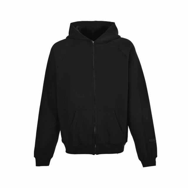 Fear Of God 复线essentials 后背硅胶字母拉链连帽卫衣 款essentials字母logo改为类似厚板硅胶刻字膜材质。后背胶标也从以往的米白