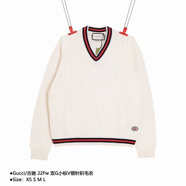 Gucci 古驰 22Fw 双g小标v领针织毛衣 Size：Xs S M L 采用2 40百分百精棉编织，纱线颜色对原版染色，定做好纱线后然后全部加捻，再拼纱，