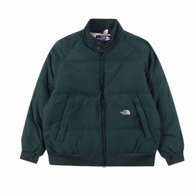 The North Face 北面tnf 23Fw 紫标立领羽绒服 -辅料独家定制，全身ykk拉链 -国标白鸭绒， 高蓬，轻松回弹 -做工经过专业质量过滤，杜绝