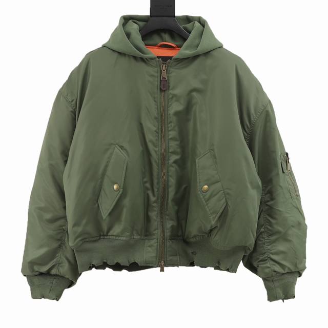 Balenciaga巴黎世家blcg 24Fw Bomber Jacket薄棉连帽飞行夹克外套 欧洲代购1 0购入，定织进口高支高密尼龙梭织面料，经过特殊处理涂