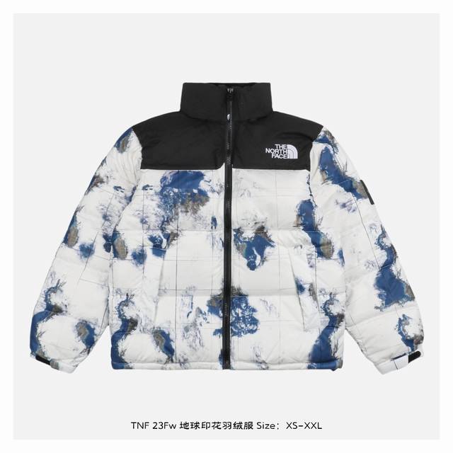 The North Face 北面 23Fw 地球印花羽绒服 -填充80绒，高版本高蓬松度 明星同款自由切换多元型格，云端漫步探寻想象共鸣，从容激活角色张力，面