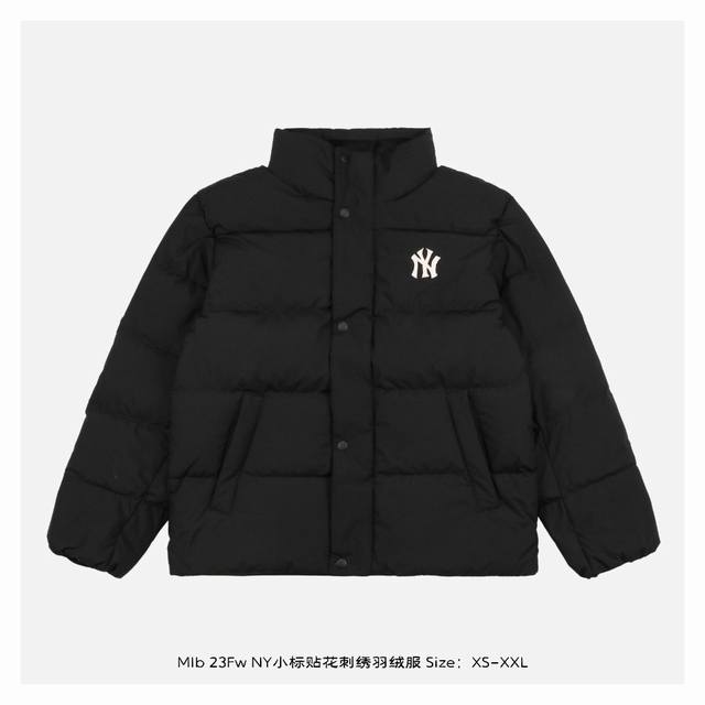 Mlb 23Fw Ny小标贴花刺绣羽绒服 -高端80绒，充实且蓬松 主打年轻化，街头感和休闲味儿的风格，情侣款羽绒服，款式多为宽松版，室内户外随意混搭，理念是让