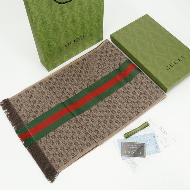 Gucci古驰 21Fw 羊毛蚕丝满印logo长围巾 #代购版本 1:1复刻，手感柔软丝滑。附包装礼盒。 Size:35*180Cm