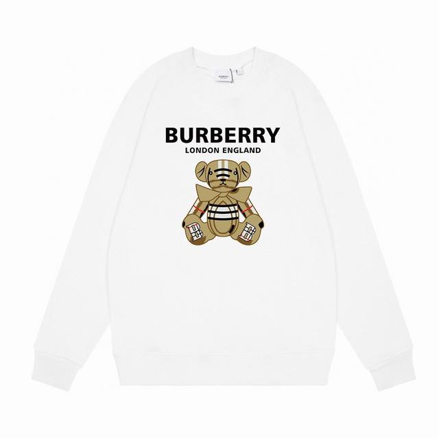 Burberry巴宝莉秋冬新款小熊字母圆领卫衣，高品质加宽加厚的螺纹收口，宽松精裁的优质作品，百搭又颇具辨识度！此款长袖卫衣重工艺高质感，高密针织圆领设计，平整