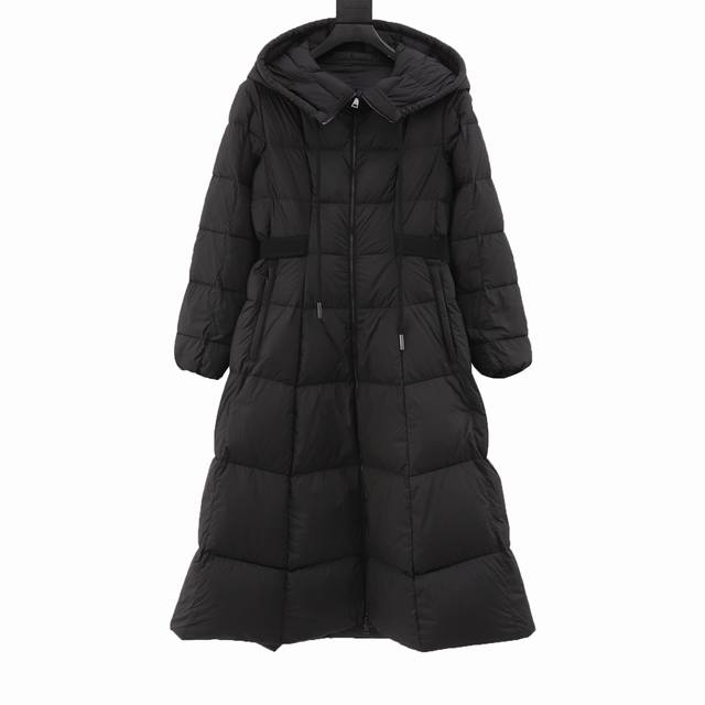 Moncler 蒙口mc 迪士尼在逃公主系列长款束腰羽绒服 冬季新品长款女士羽绒服夹克外套在逃公主必须要入的爆款 女士长款羽绒夹克以全新比例演绎经典单品，展现无