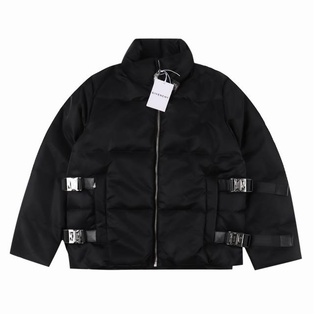 Givenchy纪梵希gvc 4G搭扣羽绒服外套 釆用100%锦纶风衣料以及400D压光内胆，国标95白鸭绒 欢迎检测 冲绒量十足，可以更好地吸收并储存人体热气