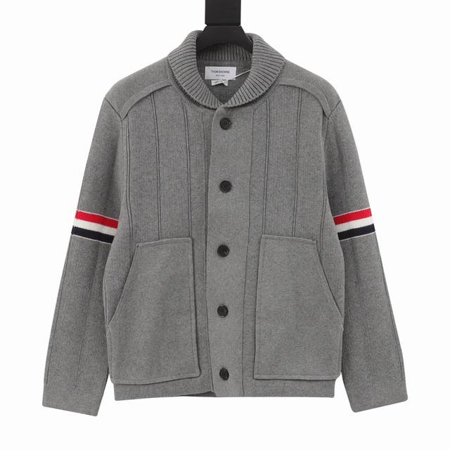 Thom Browne Tb 汤姆布朗 24Fw 竖条纹夹克外套 本款式使用德国进口斯托尔3.5.2针型机器采用前后绞编，超紧密度跟原版同织法同纱线同密度同做法