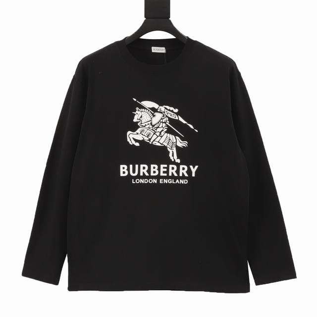 Burberry 巴宝莉 24Fw 战马logo立体压胶长袖t恤 面料采用高克重300G重精梳棉，定制1:1螺纹，面料舒适亲肤无异感， 定染面料，纺织密度高，垂