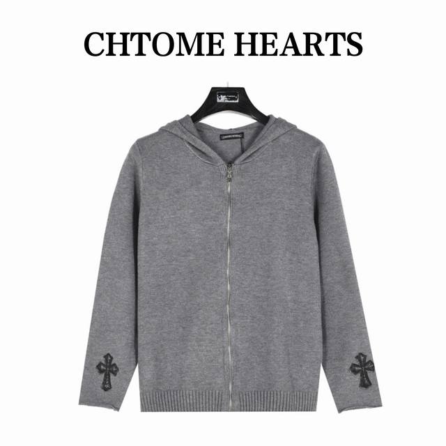 Chrome Hearts 克罗心 24Fw 十字贴皮银质拉链羊毛拉链连帽毛衣外套 选用了80%羊毛+20%聚酯纤维，改善了 全羊毛起球的问题，上身依然非常保暖