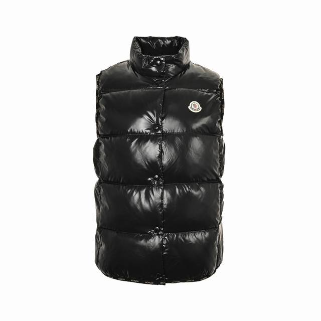 Moncler 蒙口 女款badia 马卡龙色系羽绒马甲 Badia羽绒马甲采用标志性闪亮漆面尼龙制成，经典长方格绗缝令其脱颖而出，漆面尼龙衬里填充95绒白鸭羽