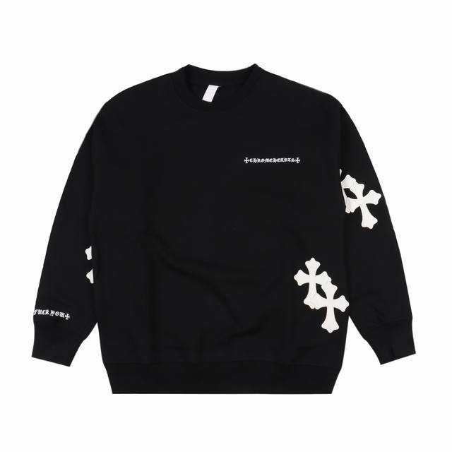 Chrome Hearts 克罗心 24Fw 皮标十字架贴饰刺绣圆领卫衣 Ch24秋冬新款贴皮十字架花簇卫衣，克罗心带有中世纪的宗教精神， 那么十字架图案便必不