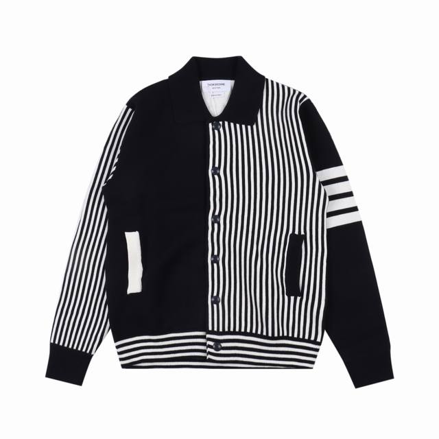 Thom Browne Tb 汤姆布朗 24Fw 条纹翻领夹克外套 本产品跟据原版采用100%新疆长绒棉，使用德国进口7.2超紧密度空气层提花针法编制而成，条纹