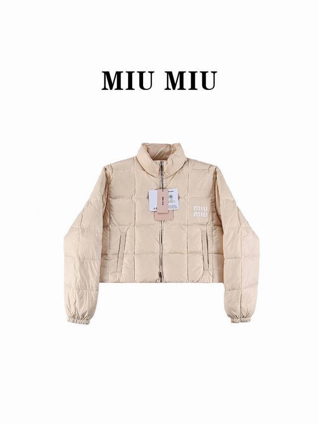 Miu Miu 缪缪 23Fw 格子面包短款羽绒服 95国标白鸭绒填充 非常厚实蓬松 且很轻！保暖性一流 定了近一个月面料 完全零色差 真正的免代购品质！大家擦