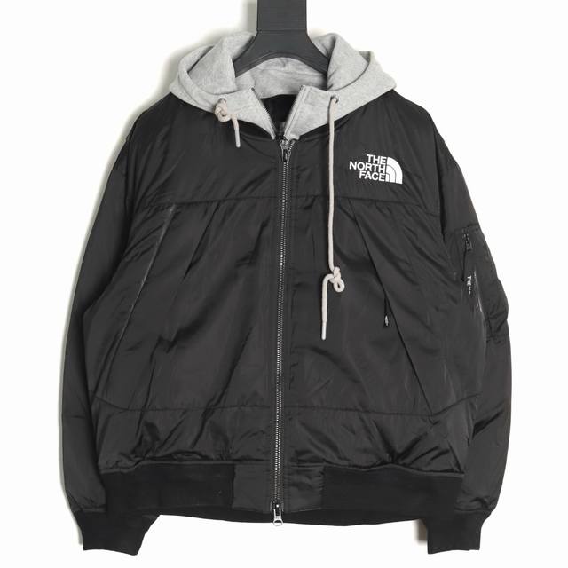 The North Face Tnf 北面 可拆卸帽飞行员羽绒服夹克 帽子可拆卸 经典短款飞行员夹克廓形，宽松版型上身帅气利落，包容度高。棒球式小立领，袖门及下