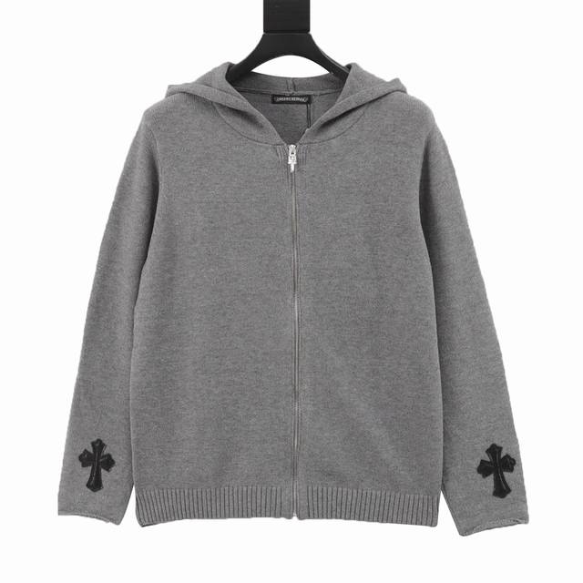 Chrome Hearts 克罗心 24Fw 十字贴皮银质拉链羊毛拉链连帽毛衣外套 选用了80%羊毛+20%聚酯纤维，改善了 全羊毛起球的问题，上身依然非常保暖