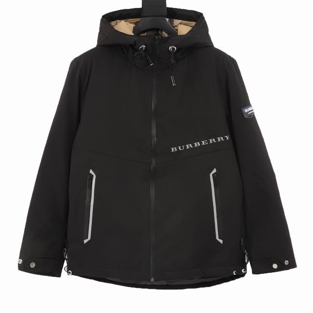 Burberry 巴宝莉 22Fw 手臂硅胶徽章羽绒服 采用科技面料制作而成，原版1:1定制经典老花格纹拉链侧边帽子内衬，胸前滴胶工艺字母logo印花，国标90