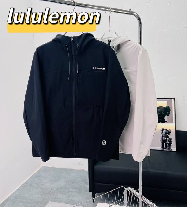 压轴推荐 ！露露乐蒙 Lululemon情侣款 加绒软壳连帽冲锋衣， 黑科技锁温 快速聚热的四面弹复合摇粒绒外套 正儿八经的zp外贸订单！绝对的顶级品质， 3D