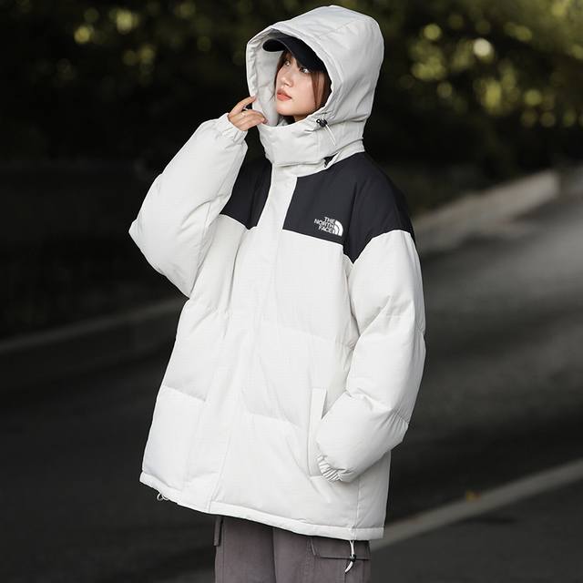 上新 The North Face 北面海外专柜款羽绒棉服登山服，工装连帽棉衣，男女同款，独家爆款，冬季衣橱必备的一款人气棉衣， 上身超级好看！ 纯天然手塞羽绒