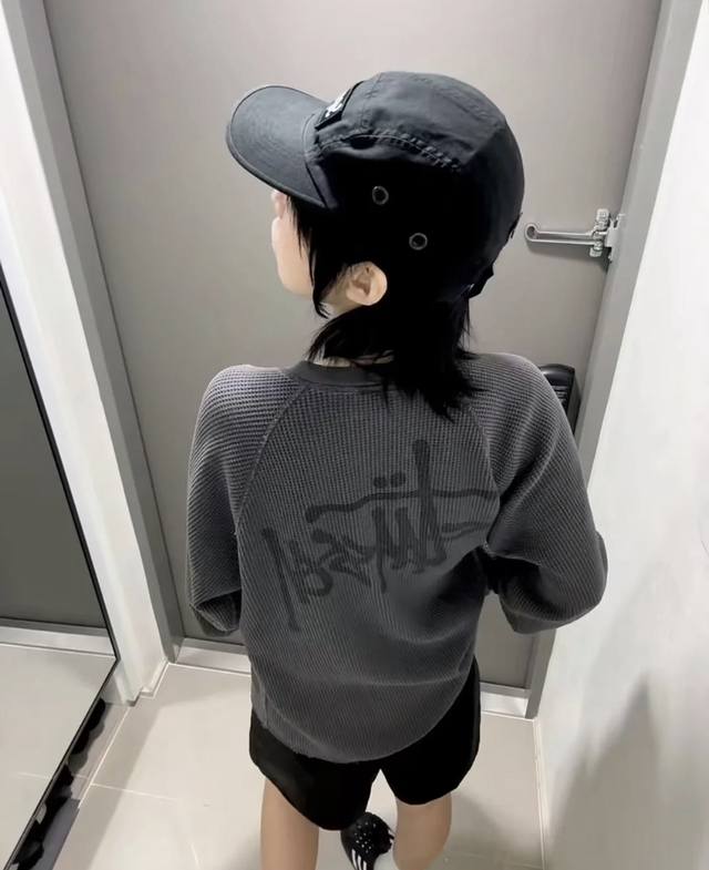 上新 Stussy Fw24 水洗灰新配色 插肩袖 Stussy华夫格长t 男女都可完美驾驭 原版四针六线工艺 340G纯棉 成衣水洗 完全对版 过鉴定版本！