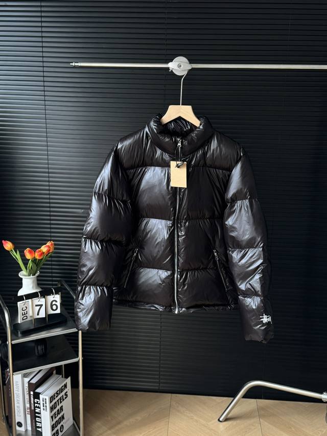 Stussy Fw23 Down Puffer Parachute Ripstop 降落伞防撕裂立领羽绒服 阔版面包服 男女同款 -颜色：黑色 -尺码：S M