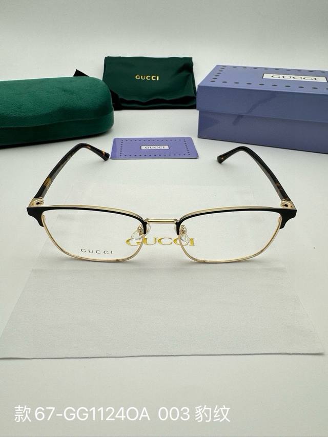 Gucci 古驰眼镜框素颜框 配全套包装 货号：款67-Gg1124Oa 003 豹纹 被权志龙带火的眼镜太适合素颜啦，实至名归断货王！今年这么流行必须安排上呀