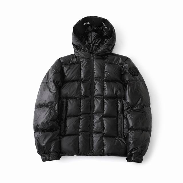 独家上新 Moncler 蒙口dougnac系列连帽织带字母logo黑色羽绒服男女同款 材料工艺解析： 1原版nfc防伪芯片 2国标95%纯白鸭绒，市面独家使用