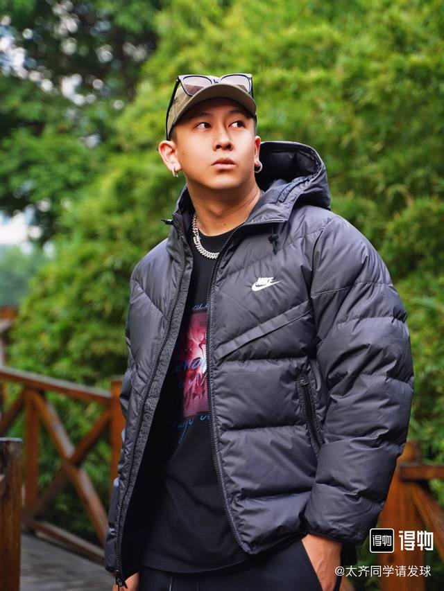 Nike Storm-Fit Windrunner Primaloft 美拉德拼色连帽休闲运动羽绒服fb8178 男子防风拒水羽绒连帽夹克采用 Windrunn