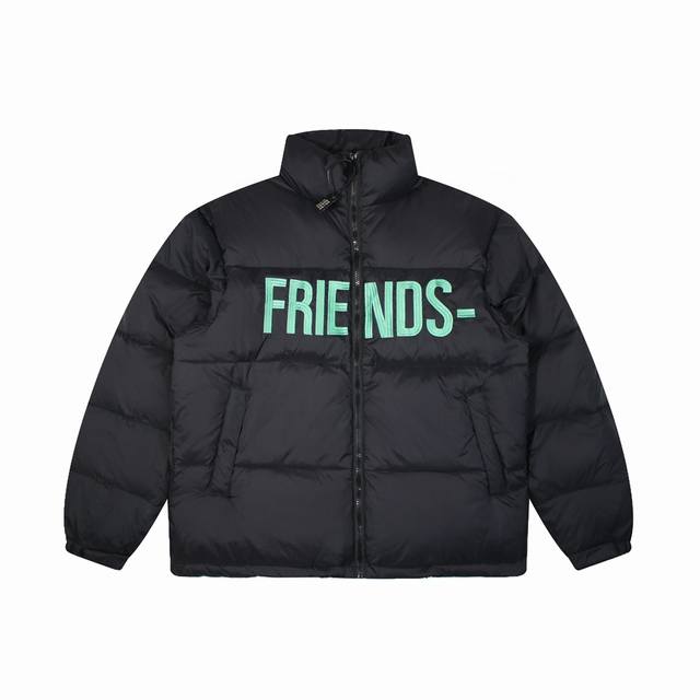 Vlone Friends黑绿刺绣字母羽绒服 黑色是冬天最不会出错的颜色，黑色羽绒服加上绿色刺绣点缀，冬日出街酷帅又保暖，久穿不累赘,潮流感拉满 Vlone该品