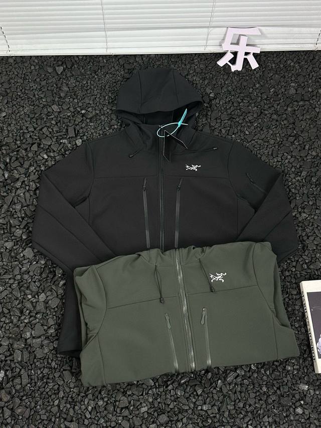 Arcteryx 始祖鸟 秋冬新款专柜同步刺绣款连帽运动防风夹克外套男女款 - 代加工原厂出的货！走线细节拉链都是过硬的！图片上都可以看得出来！ 品质真的没得挑