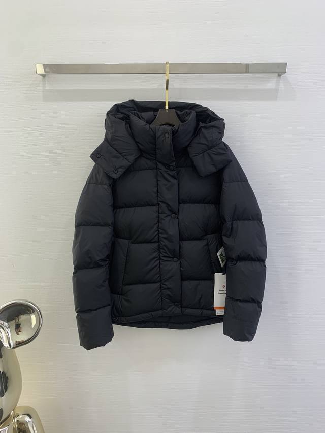 Lululemon 5格羽绒服 尺码：4-6-8-10 颜色：棕色 白色 绿色 黑色 粉色 Softmattetm面料可挡风，不易被水沾湿600蓬松度鹅绒填充，