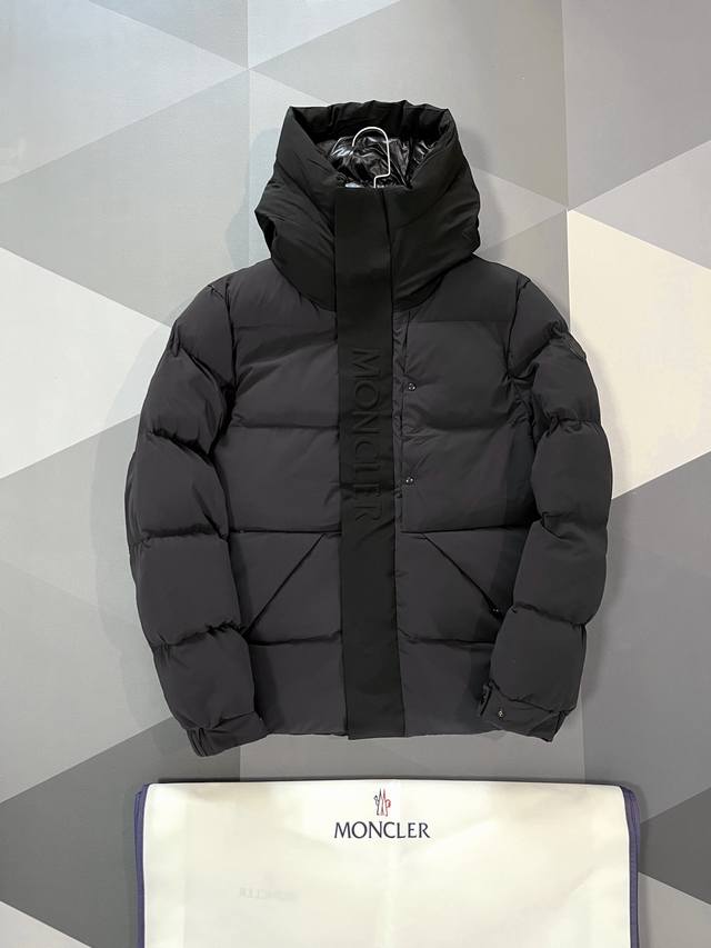 手提包装 带nfc芯片 95白鸭绒 真羽绒 蓬软 正确版 哑光面料 Moncler 蒙口黑武士连帽羽绒服，软壳磨砂面料 ，男女同款，都好看！尺码：1-2-3-4