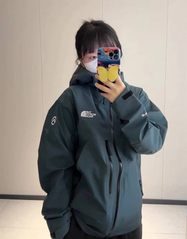 The North Face 北面最强巅峰系列felix Gtx 3L全压胶硬壳四色男女同款冲锋衣鹅绒羽绒服外套 三种时尚穿搭法，顶级户外保暖防风 韩国代购款，