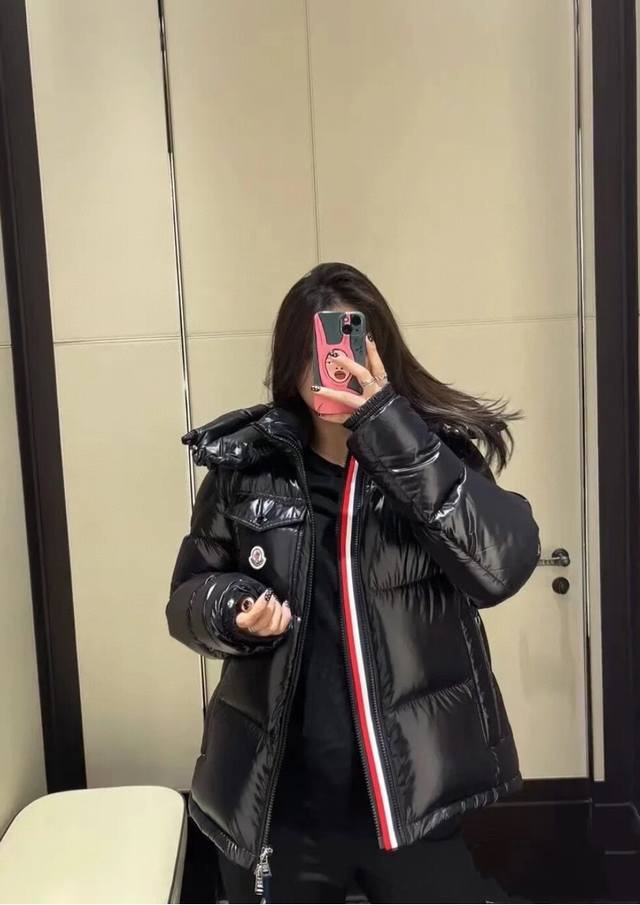 Moncler Bady蒙口织带系羽绒服 男女款 众多明星大爱的款式，90国标90绒，充绒 G， 原版1:1订制五金配件全进口原版定制，蒙口玛雅羽绒服不仅在保暖