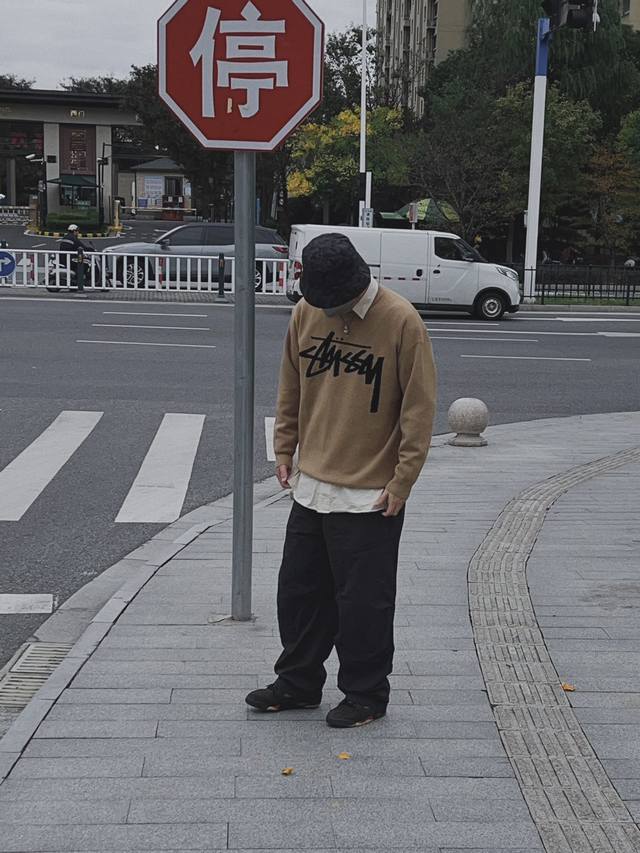 上新 Stussy Brushed Out Logo Sweater 秋冬新品 针织毛衣毛衫 完全还原 顶级出品 情侣款 男女均可驾驭 专柜同步在售 整衣纯手工