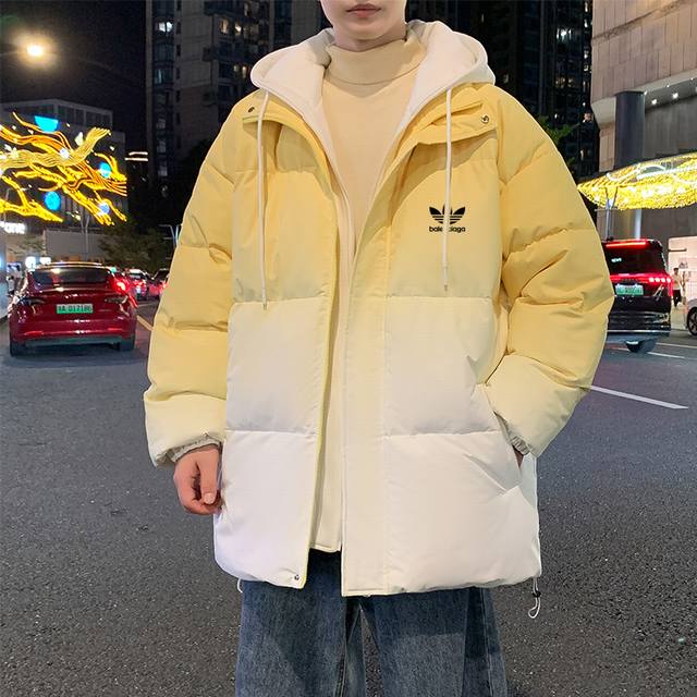 上新 Adidas 阿迪达斯&Balenciage 巴黎世家羽绒棉服外套，男女同款，渐变色独家爆款，冬季衣橱必备的一款人气棉衣， 上身超级好看！ 纯天然手塞羽绒