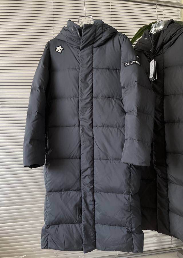 上新 Descente 迪桑特 Ski Style系列heat Navi科技石墨烯保暖层长款羽绒服 黑色 和墨灰色 男女都能穿 S到xl 代购订单 原版定织的三