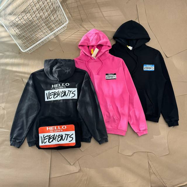 过验原单 Vetements 24Ss 红橙色标语字母毛圈洗水连帽卫衣 -采用490克重紧密单股纯棉面料及配套螺纹，不易变形不易缩水，整体质感舒适 -单件最小码