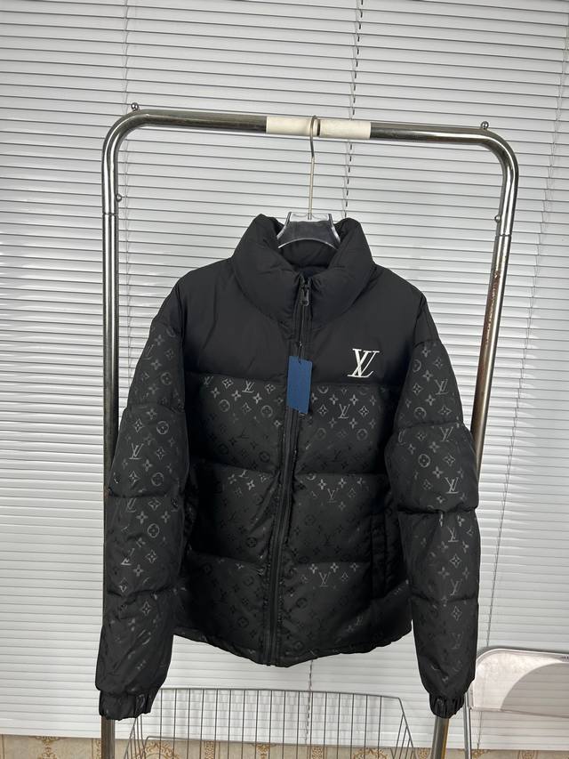 上新 Louis Vuitton 路易威登 Lv老花羽绒棉服 -采用正品一致相似面料定制 原版购入打版 -内里冲绒420克羽绒棉 双层衬布缝合 -刺绣饱满万针刺