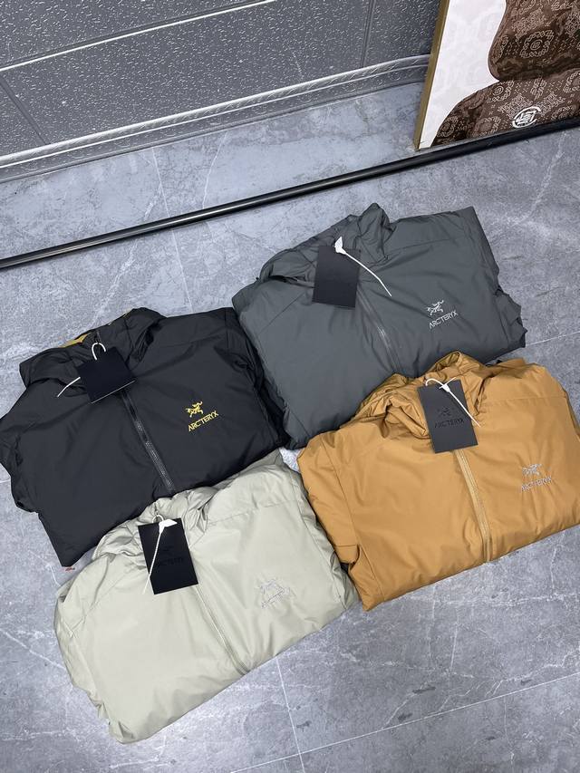 上新 始祖鸟阿童木棉服刺绣logo Arcteryx Atom 连帽保暖厚棉服夹克 Atom Ar加厚保暖连帽棉服 真正c棉填充 区分其他版本 用途非常广泛的棉