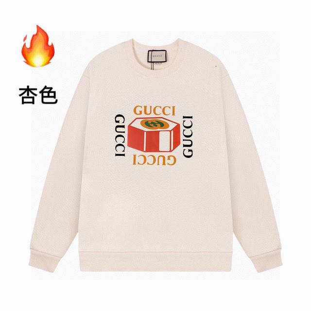 高品质gucci 经典印花款 加绒字母圆领卫衣 肩膀缝合处后领处都采用双缝走线经久耐穿，后领口处采用纯棉拉条提升了后颈接触的舒适度，袖口下摆跟衣服同缸染色没有色