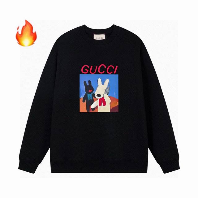 高品质gucci 情侣印花款 加绒字母圆领卫衣 肩膀缝合处后领处都采用双缝走线经久耐穿，后领口处采用纯棉拉条提升了后颈接触的舒适度，袖口下摆跟衣服同缸染色没有色