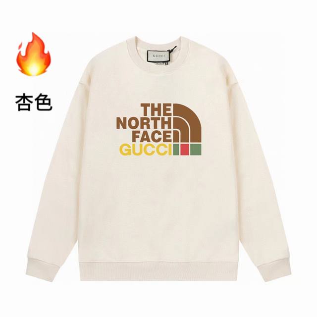 高品质gucci 经典印花款 加绒字母圆领卫衣 肩膀缝合处后领处都采用双缝走线经久耐穿，后领口处采用纯棉拉条提升了后颈接触的舒适度，袖口下摆跟衣服同缸染色没有色