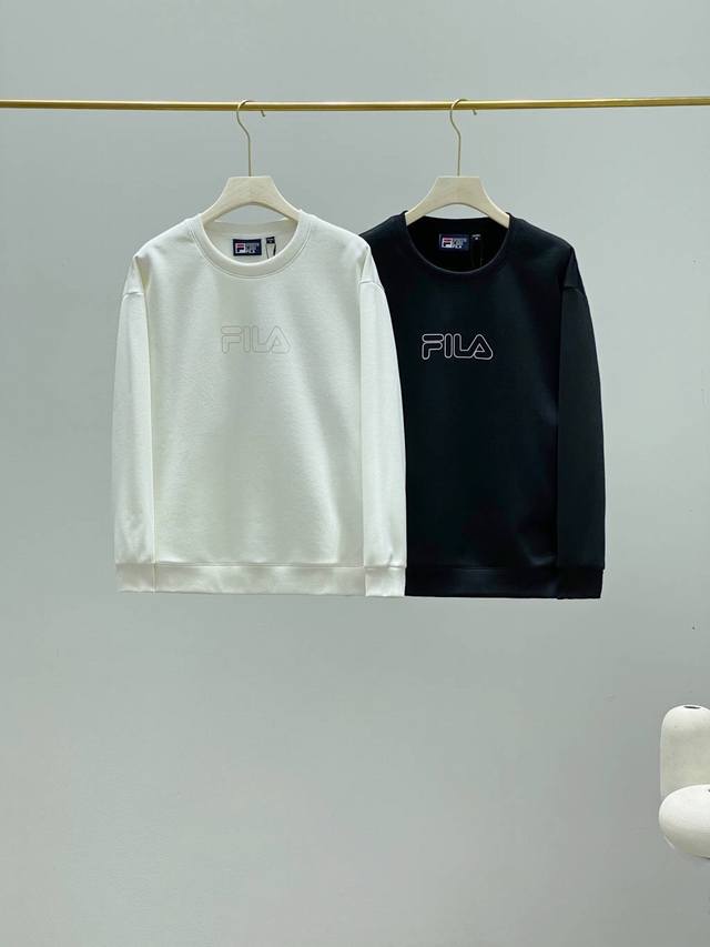 品牌：斐乐 Fila 尺码：M-L-Xl-Xxl-Xxxl 颜色：黑色-白色 领型：圆领 款式：套头 厚度：加绒 版型：微宽松 Logo工艺: 特种印花 简介：