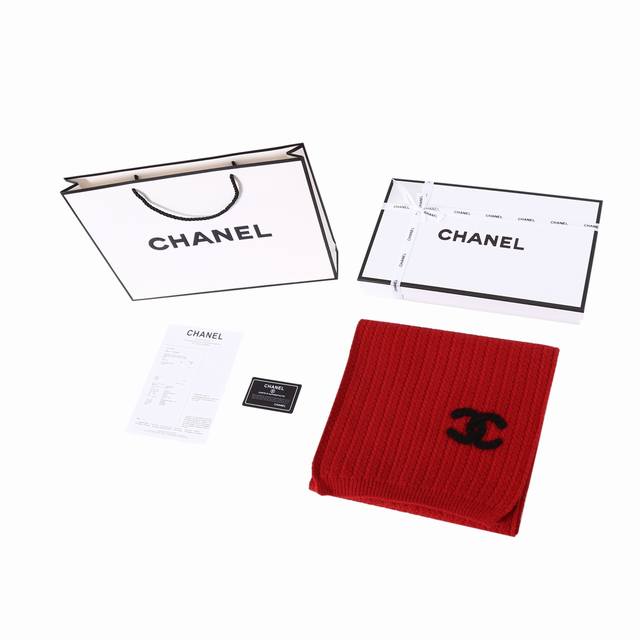 Chanel香奈儿 24K新款针织麻花双c 绒线围巾chanel2024冬季新款围巾自带“英伦风学院风” 非常的chanel 注意：围巾不可放洗衣机洗！ 退换货