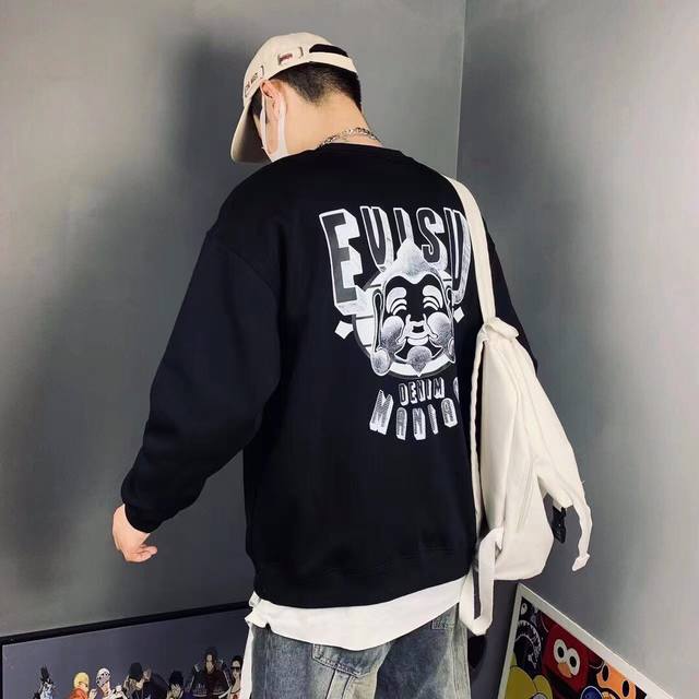 上新档口：上新 Evisu 福神笔触风格佛头印花男女同款休闲卫衣 不得不推荐一款非常受欢迎的硬货！你需要这样一件超百搭的卫衣 穿身上比女神的拥抱还要温暖 背面印