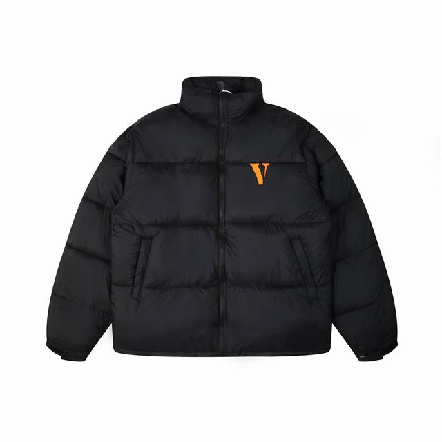 Vlone经典小v黑橙哥特字母logo刺绣手塞棉棉服 黑色是冬天最不会出错的颜色，黑色羽绒服加上橙色刺绣点缀，冬日出街酷帅又保暖，久穿不累赘,潮流感拉满 Vlo